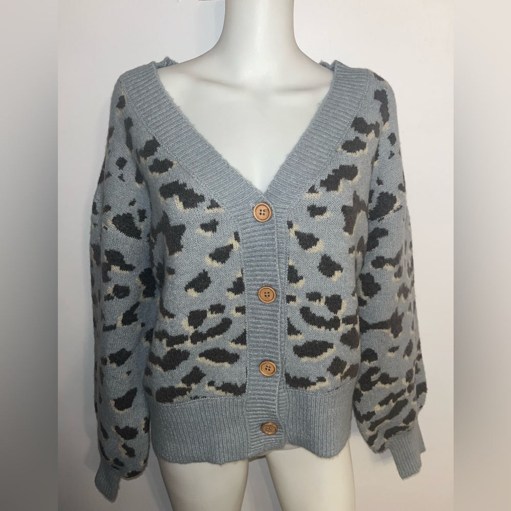 Women’s cute cardigan NWT size Large